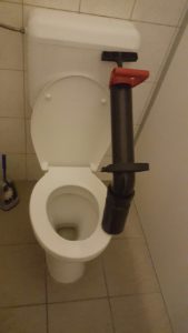 WC lefolyó tisztítás házilag